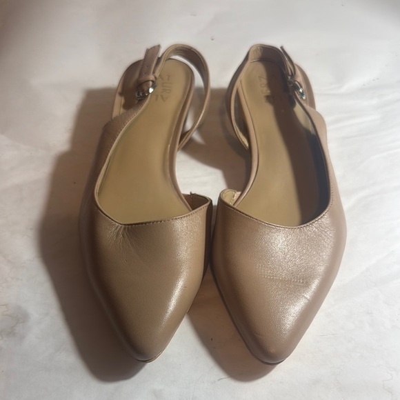 New Naturalizer BANKS POINTED TOE FLAT tan women’s 8.5 M - Picture 1 of 6
